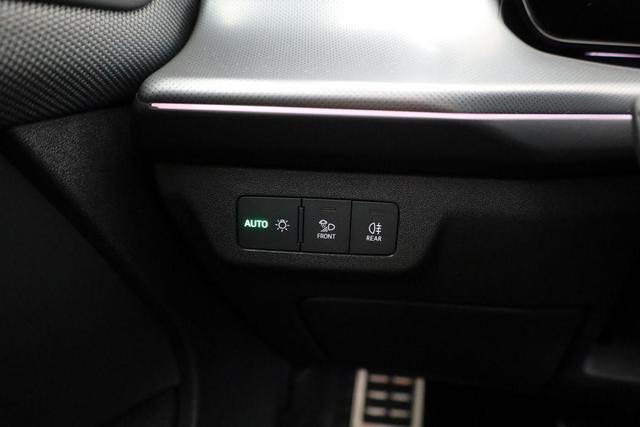 Audi Q3 Sportback TFSI quattro 150 kW S-LINE, Pano, AHK, Navi, AreaView, Side, Sound, Winter, 19-Zoll 