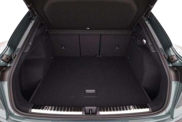 Audi Q3 Sportback TFSI quattro 150 kW S-LINE, Pano, AHK, Navi, AreaView, Side, Sound, Winter, 19-Zoll 