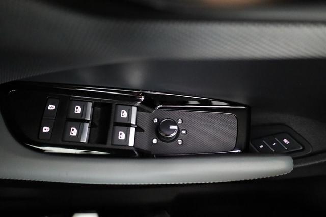 Audi Q3 Sportback TFSI quattro 150 kW S-LINE, Pano, AHK, Navi, AreaView, Side, Sound, Winter, 19-Zoll 
