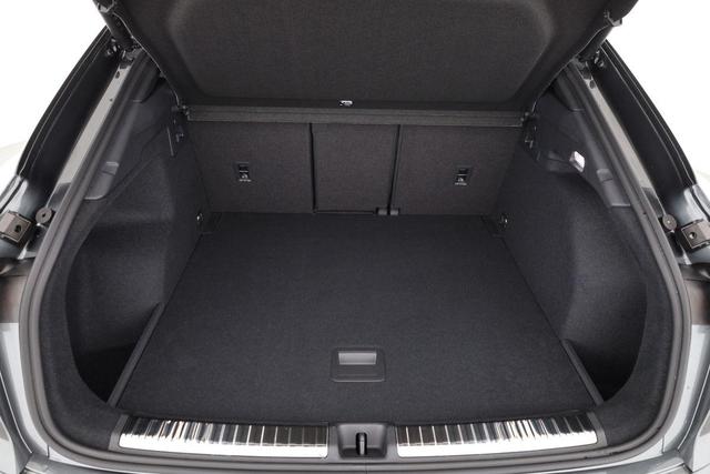 Audi Q3 Sportback TFSI quattro 150 kW S-LINE, Pano, AHK, Navi, AreaView, Side, Sound, Winter, 19-Zoll 