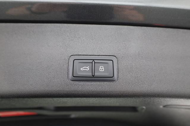 Audi Q3 Sportback TFSI quattro 150 kW S-LINE, Pano, AHK, Navi, AreaView, Side, Sound, Winter, 19-Zoll 