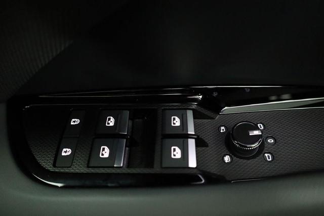 Audi Q3 Sportback TFSI quattro 150 kW S-LINE, Pano, AHK, Navi, AreaView, Side, Sound, Winter, 19-Zoll 