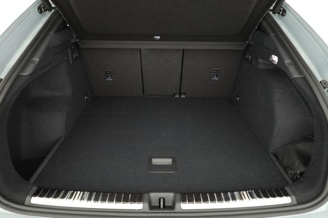 Audi Q3 Sportback TFSI quattro 150 kW S-LINE, Pano, AHK, Navi, AreaView, Side, Sound, Winter, 19-Zoll 