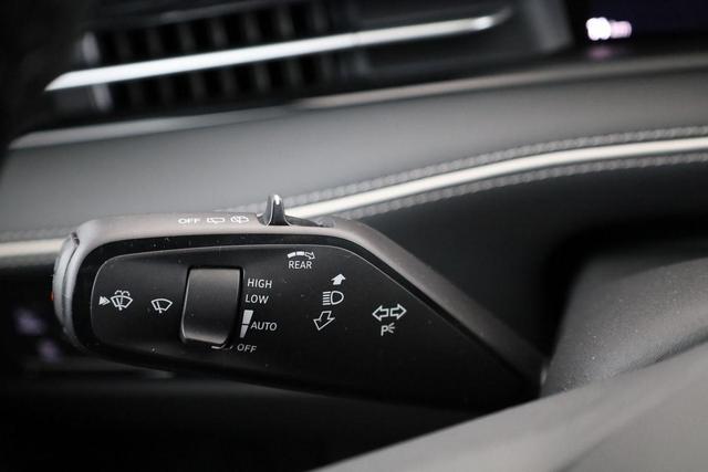 Volkswagen ID.7 Kombi Pro 210 kW Tourer Black, AHK, HuD, IQ.Light, IQ.Drive, AreaView, Side, Winter, 20-Zoll 