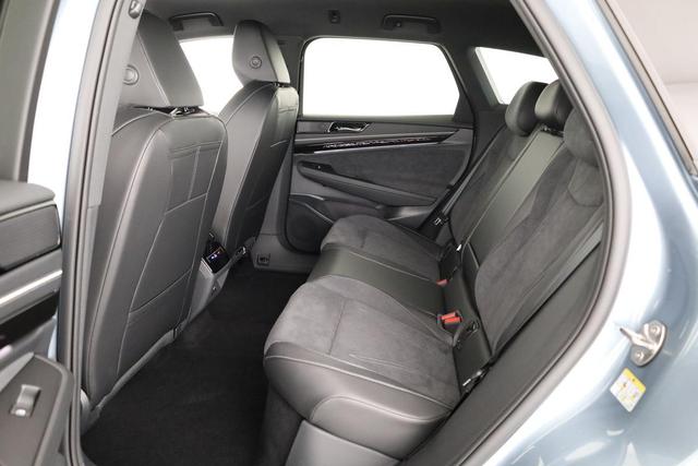 Volkswagen ID.7 Kombi Pro 210 kW Tourer Black, AHK, HuD, IQ.Light, IQ.Drive, AreaView, Side, Winter, 20-Zoll 