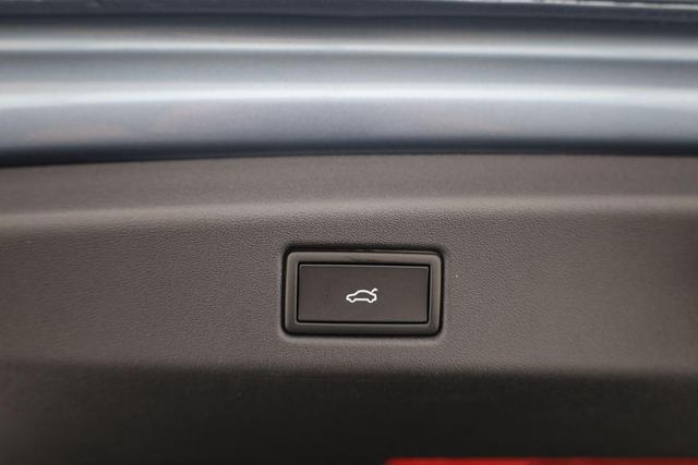 Volkswagen ID.7 Kombi Pro 210 kW Tourer Black, AHK, HuD, IQ.Light, IQ.Drive, AreaView, Side, Winter, 20-Zoll 