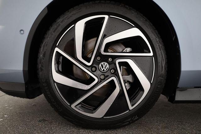 Volkswagen ID.7 Kombi Pro 210 kW Tourer Black, AHK, HuD, IQ.Light, IQ.Drive, AreaView, Side, Winter, 20-Zoll 