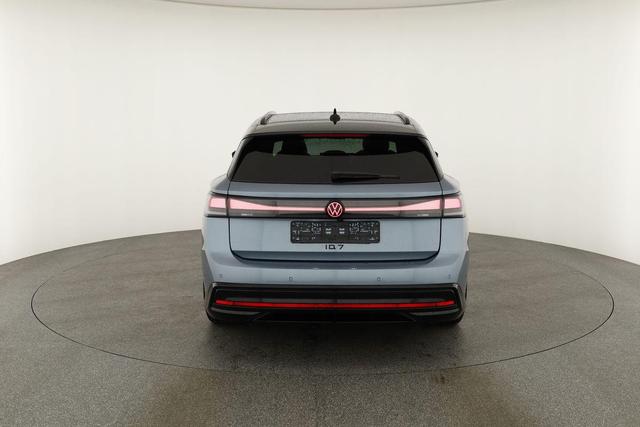 Volkswagen ID.7 Kombi Pro 210 kW Tourer Black, AHK, HuD, IQ.Light, IQ.Drive, AreaView, Side, Winter, 20-Zoll 