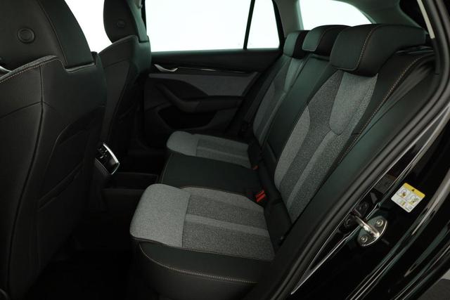 Skoda Octavia Combi 1.5 TSI 110 kW Selection Selection, LED, Side, ACC, Kamera, Winter, 17-Zoll 