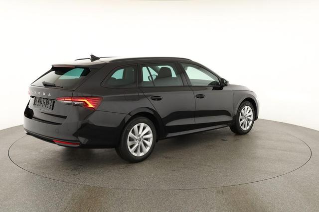 Skoda Octavia Combi 1.5 TSI 110 kW Selection Selection, LED, Side, ACC, Kamera, Winter, 17-Zoll 