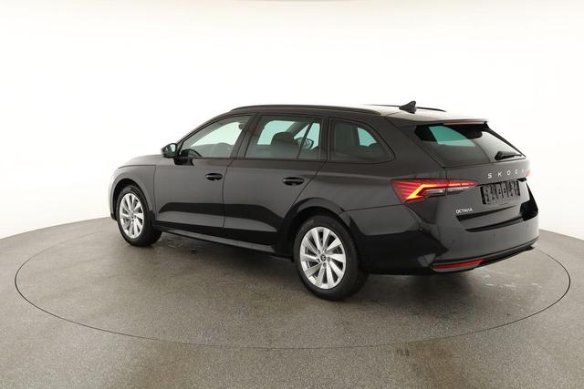 Skoda Octavia Combi 1.5 TSI 110 kW Selection Selection, LED, Side, ACC, Kamera, Winter, 17-Zoll 