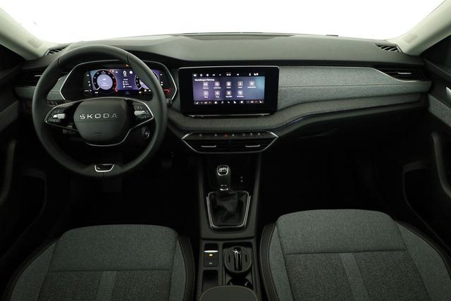 Skoda Octavia Combi 1.5 TSI 110 kW Selection Selection, AHK, LED, Side, ACC, Kamera, Winter, 17-Zoll 