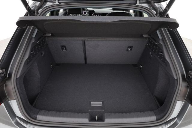 Audi A3 Sportback TFSI quattro 150 kW S line S-LINE, Navi, el. Klappe, Sound, Winter, 18-Zoll, 3-J. Garantie 