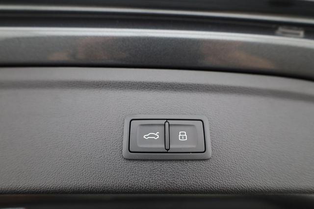 Audi A3 Sportback TFSI quattro 150 kW S line S-LINE, Navi, el. Klappe, Sound, Winter, 18-Zoll, 3-J. Garantie 