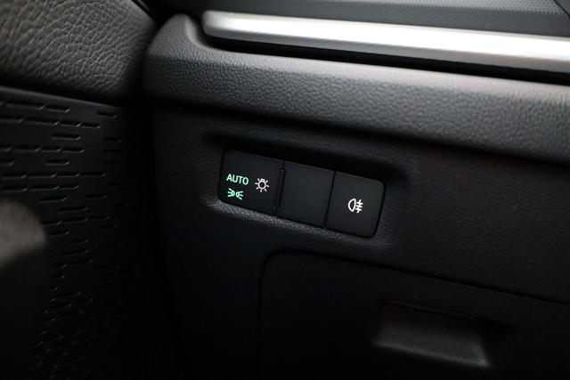 Skoda Octavia Combi 2.0 TDI 110 kW Selection DSG Selection, Navi, AHK, el. Klappe, 5-J Garantie 