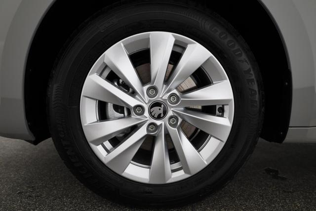 Skoda Octavia Combi 2.0 TDI 110 kW Selection DSG Selection, Navi, AHK, el. Klappe, 5-J Garantie 
