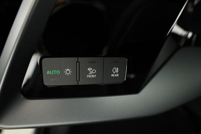 Audi A3 Sportback TFSI quattro 150 kW S line S-LINE, Navi, el. Klappe, Sound, Winter, 18-Zoll, 3-J. Garantie 