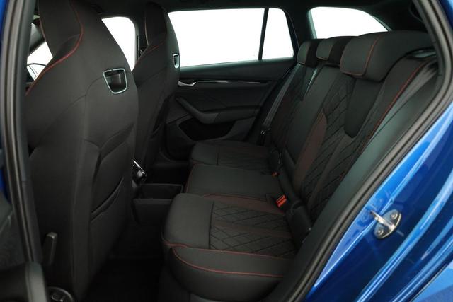 Skoda Octavia Combi 2.0 TSI 195 kW RS DSG, Standheizung, AHK, Navi, Matrix, Side, Winter, 5 J.-Garantie 