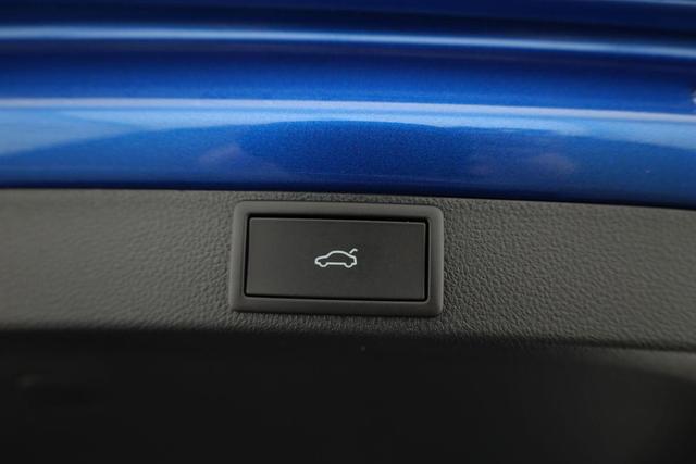 Skoda Octavia Combi 2.0 TSI 195 kW RS DSG, Standheizung, AHK, Navi, Matrix, Side, Winter, 5 J.-Garantie 