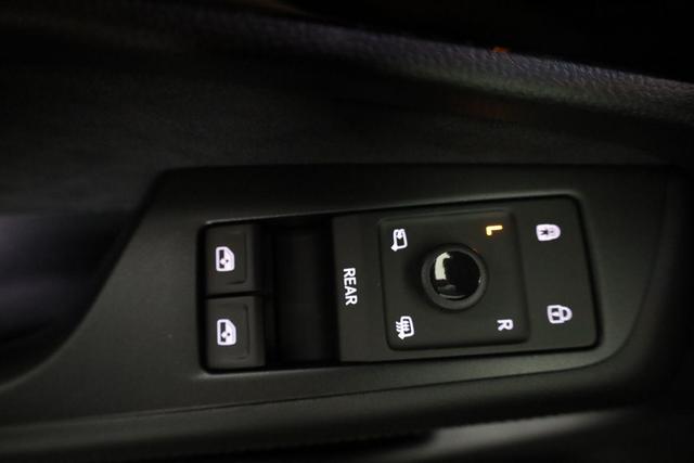 Volkswagen ID.7 Kombi Pro 210 kW Tourer Black, HuD, IQ.Light, IQ.Drive, AreaView, Side, Winter, 20-Zoll 