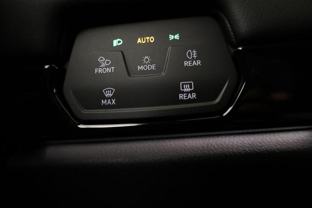 Volkswagen ID.7 Kombi Pro 210 kW Tourer Black, HuD, IQ.Light, IQ.Drive, AreaView, Side, Winter, 20-Zoll 