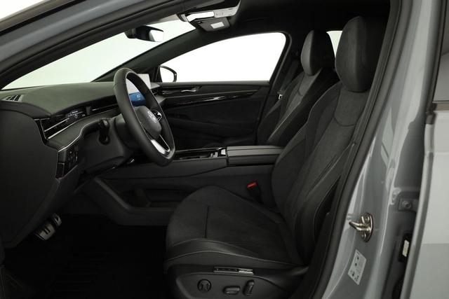 Volkswagen ID.7 Kombi Pro 210 kW Tourer Black, HuD, IQ.Light, IQ.Drive, AreaView, Side, Winter, 20-Zoll 