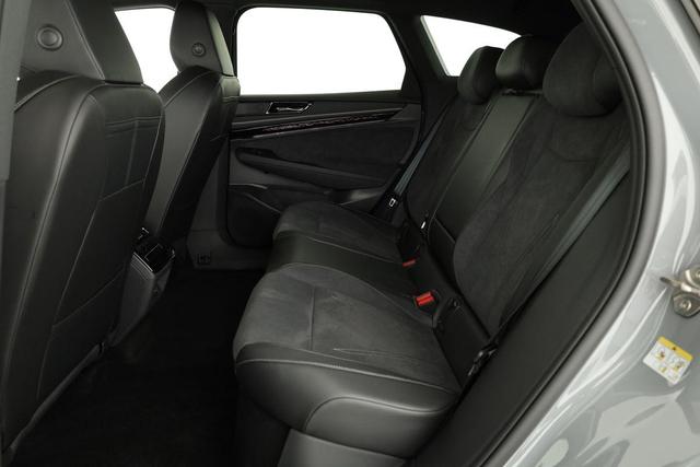 Volkswagen ID.7 Kombi Pro 210 kW Tourer Black, HuD, IQ.Light, IQ.Drive, AreaView, Side, Winter, 20-Zoll 