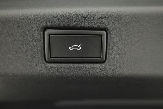 Volkswagen ID.7 Kombi Pro 210 kW Tourer Black, HuD, IQ.Light, IQ.Drive, AreaView, Side, Winter, 20-Zoll 