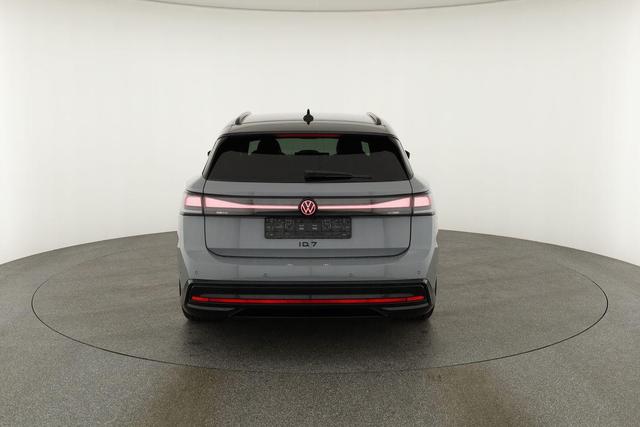 Volkswagen ID.7 Kombi Pro 210 kW Tourer Black, HuD, IQ.Light, IQ.Drive, AreaView, Side, Winter, 20-Zoll 