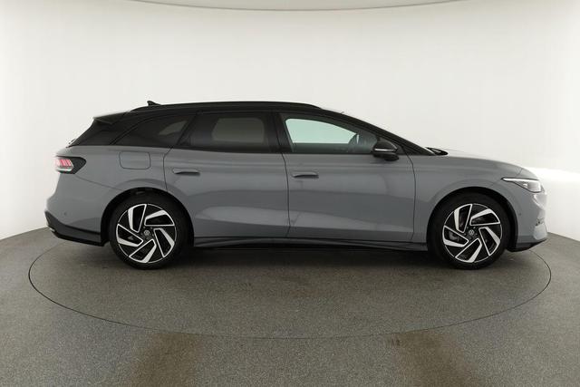 Volkswagen ID.7 Kombi Pro 210 kW Tourer Black, HuD, IQ.Light, IQ.Drive, AreaView, Side, Winter, 20-Zoll 