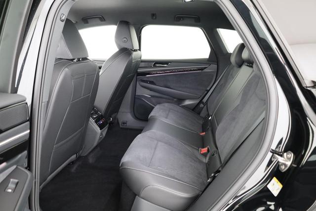 Volkswagen ID.7 Tourer Pro Black, AHK, HuD, IQ.Light, IQ.Drive, AreaView, Side, Winter, 20-Zoll 