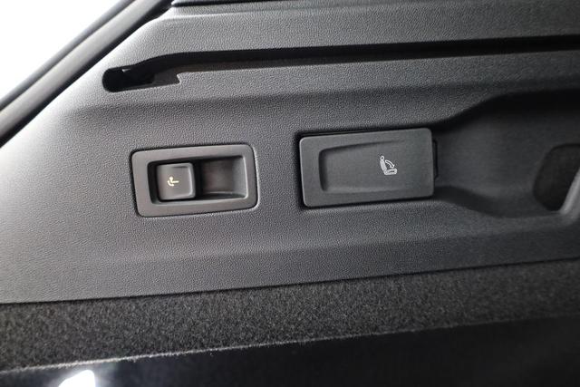 Volkswagen ID.7 Tourer Pro Black, AHK, HuD, IQ.Light, IQ.Drive, AreaView, Side, Winter, 20-Zoll 