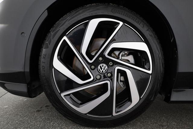 Volkswagen ID.7 Tourer Pro Black, AHK, HuD, IQ.Light, IQ.Drive, AreaView, Side, Winter, 20-Zoll 