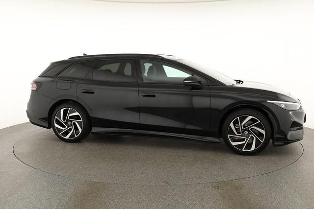 Volkswagen ID.7 Tourer Pro Black, AHK, HuD, IQ.Light, IQ.Drive, AreaView, Side, Winter, 20-Zoll 