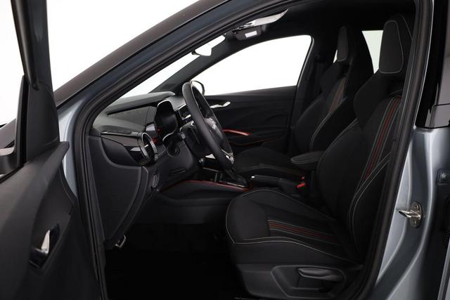 Skoda Fabia Monte Carlo 1.5 TSI DSG Carlo, LED, Kamera, App-Connect, Winter, 17-Zoll 