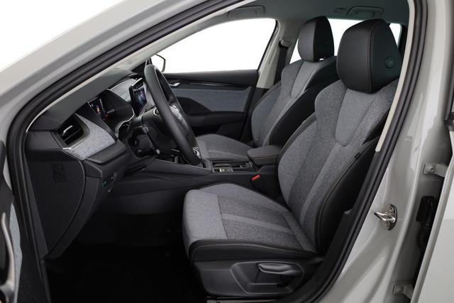Skoda Octavia Combi 1.5 TSI 110 kW Selection Selection, AHK, LED, Side, ACC, Kamera, 17-Zoll 