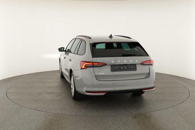 Skoda Octavia Combi 1.5 TSI 110 kW Selection Selection, AHK, LED, Side, ACC, Kamera, 17-Zoll 