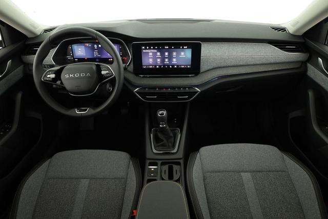 Skoda Octavia Combi 1.5 TSI 110 kW Selection Selection, AHK, LED, Side, ACC, Kamera, Winter, 17-Zoll 