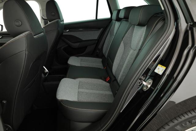 Skoda Octavia Combi 1.5 TSI 110 kW Selection Selection, AHK, LED, Side, ACC, Kamera, Winter, 17-Zoll 