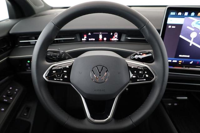 Volkswagen ID.7 Kombi Pro 210 kW Tourer Black, AHK, HuD, IQ.Light, IQ.Drive, AreaView, Side, Winter, 19-Zoll 