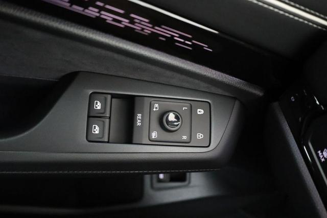 Volkswagen ID.7 Tourer Pro Black, AHK, HuD, IQ.Light, IQ.Drive, AreaView, Side, Winter, 19-Zoll 