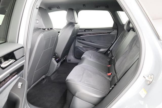 Volkswagen ID.7 Tourer Pro Black, AHK, HuD, IQ.Light, IQ.Drive, AreaView, Side, Winter, 19-Zoll 