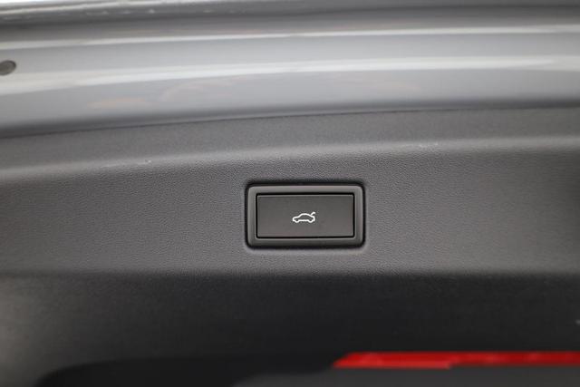 Volkswagen ID.7 Tourer Pro Black, AHK, HuD, IQ.Light, IQ.Drive, AreaView, Side, Winter, 19-Zoll 