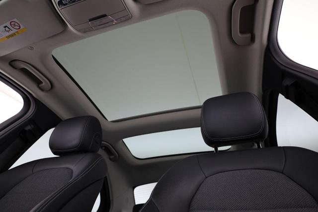 Mercedes-Benz C-Klasse C 200 (205.077) Avantgarde, LED High, Pano, Navi, Night-Paket, Kamera 