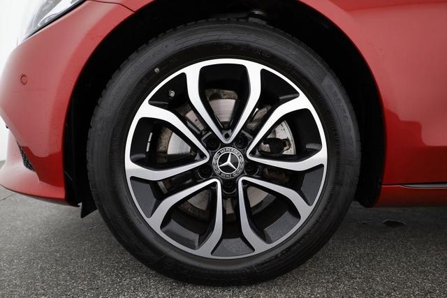 Mercedes-Benz C-Klasse C 200 (205.077) Avantgarde, LED High, Pano, Navi, Night-Paket, Kamera 