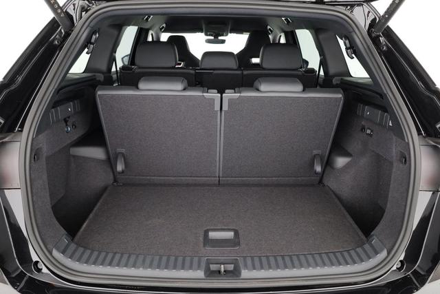 Skoda Kodiaq 2.0 TDI 142 kW 4x4 Sportline DSG Sportline, 7-Sitzer, AHK, Navi, Matrix, el. Klappe, Side, Winter, 19-Zoll, 4 J.-Garantie 