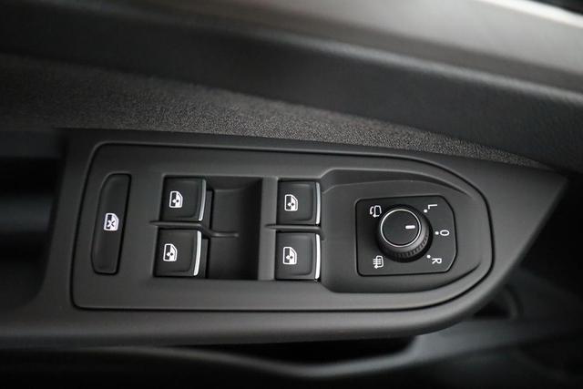 Volkswagen Golf Variant 1.5 eTSI 110 kW Life VIII DSG Life, easyOpen, Kamera, LED, Side, Winter, 3 J.-Garantie 