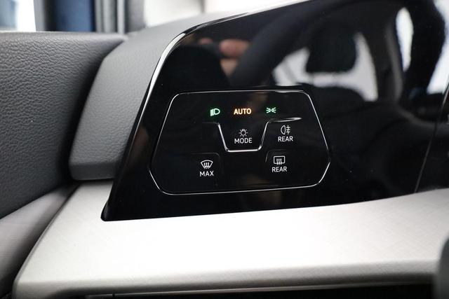 Volkswagen Golf Variant 1.5 eTSI 110 kW Life VIII DSG Life, easyOpen, Kamera, LED, Side, Winter, 3 J.-Garantie 