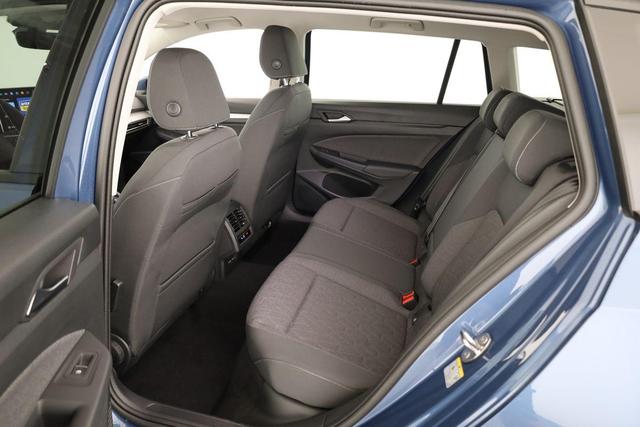 Volkswagen Golf Variant 1.5 eTSI 110 kW Life VIII DSG Life, easyOpen, Kamera, LED, Side, Winter, 3 J.-Garantie 