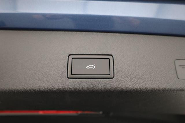 Volkswagen Golf Variant 1.5 eTSI 110 kW Life VIII DSG Life, easyOpen, Kamera, LED, Side, Winter, 3 J.-Garantie 